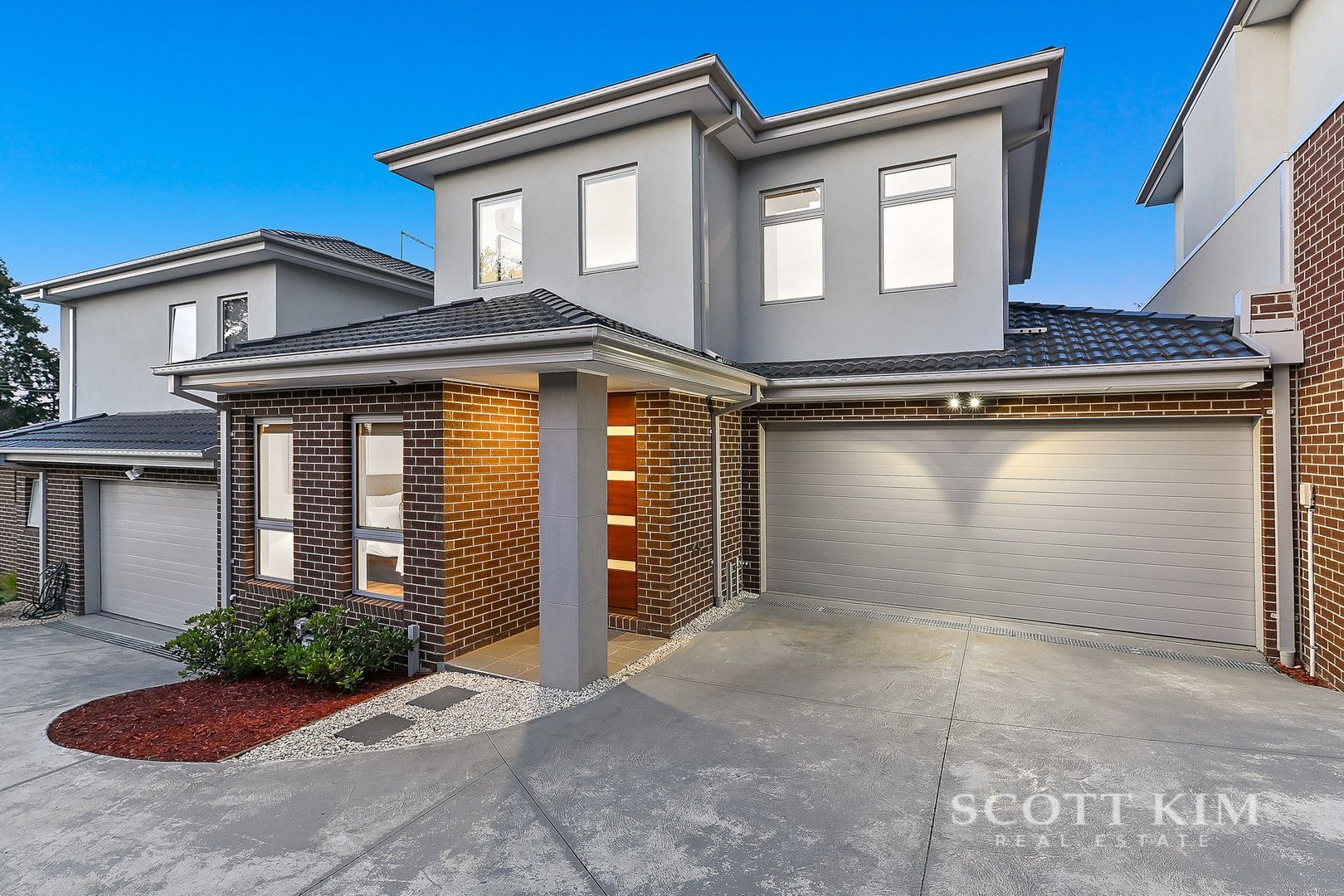 4 bedrooms Townhouse in 2/3 Hume Court ASHWOOD VIC, 3147