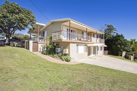2 bedrooms House in 106 Downstairs Lowanna Avenue FORRESTERS BEACH NSW, 2260