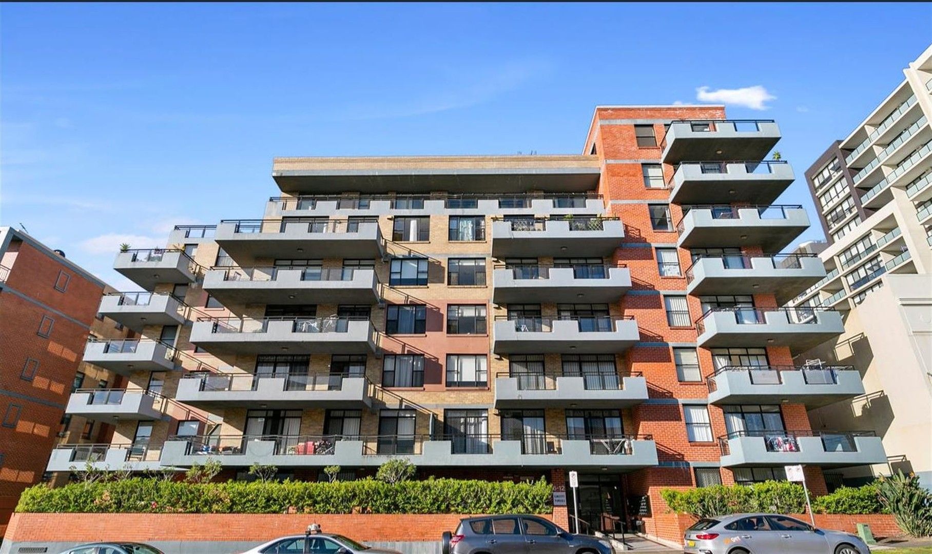 2 bedrooms Apartment / Unit / Flat in 6-12 Carrington Ave HURSTVILLE NSW, 2220