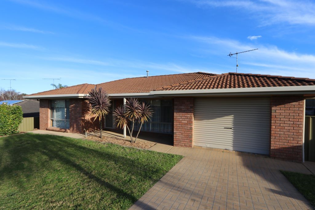 3 bedrooms House in 9 Pinecrest Close MOUNT GAMBIER SA, 5290