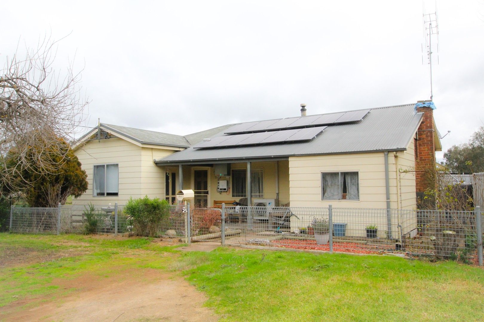 25 Court Street, Boorowa NSW 2586 Domain