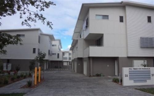 3 bedrooms Townhouse in 9/25-27 Passage St CLEVELAND QLD, 4163