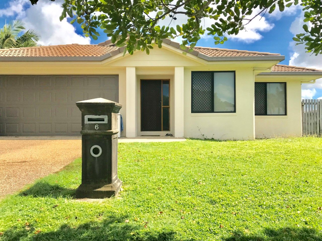 4 bedrooms House in 6 Companion Way BUCASIA QLD, 4750