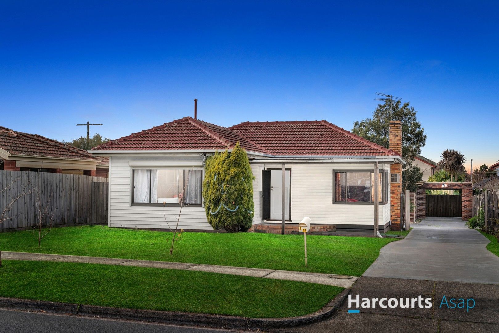 3 bedrooms Apartment / Unit / Flat in 1/17 Boyd Street DANDENONG NORTH VIC, 3175