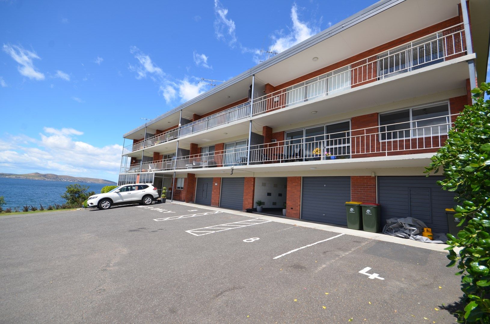 2 bedrooms Apartment / Unit / Flat in 1/17 Chapman Street BELLERIVE TAS, 7018