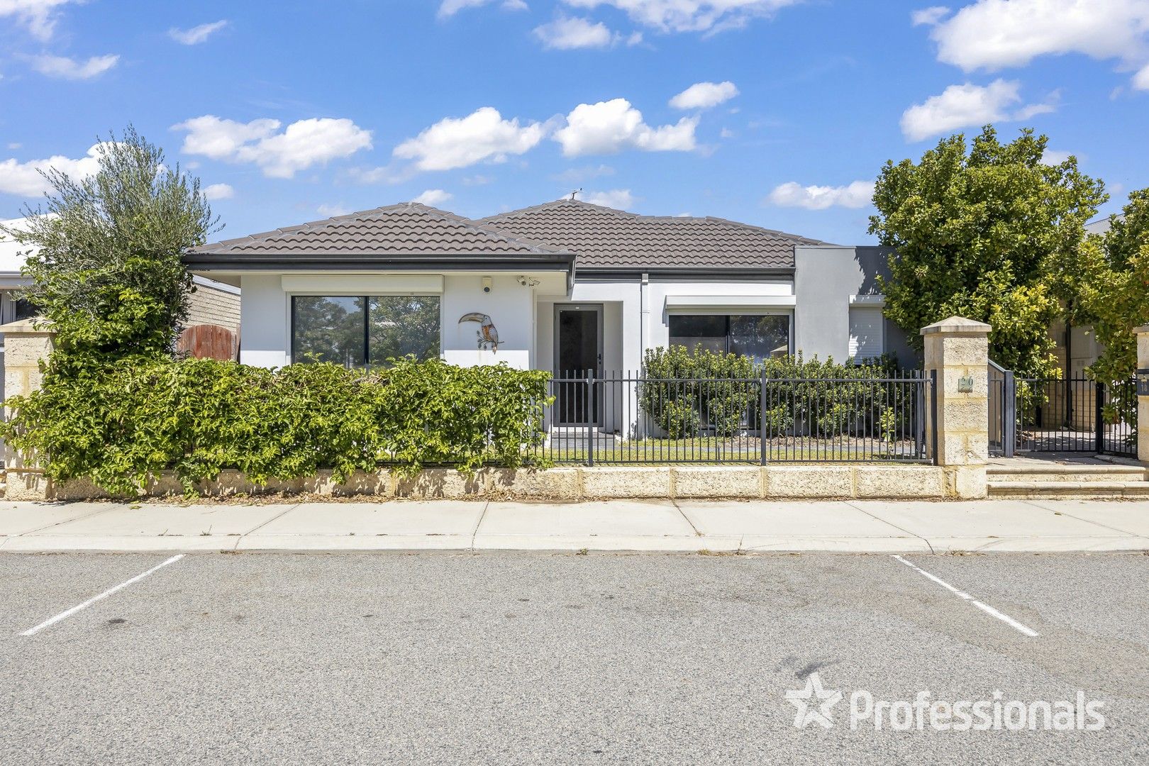 3 bedrooms House in 20 Kalbarri Avenue YANCHEP WA, 6035