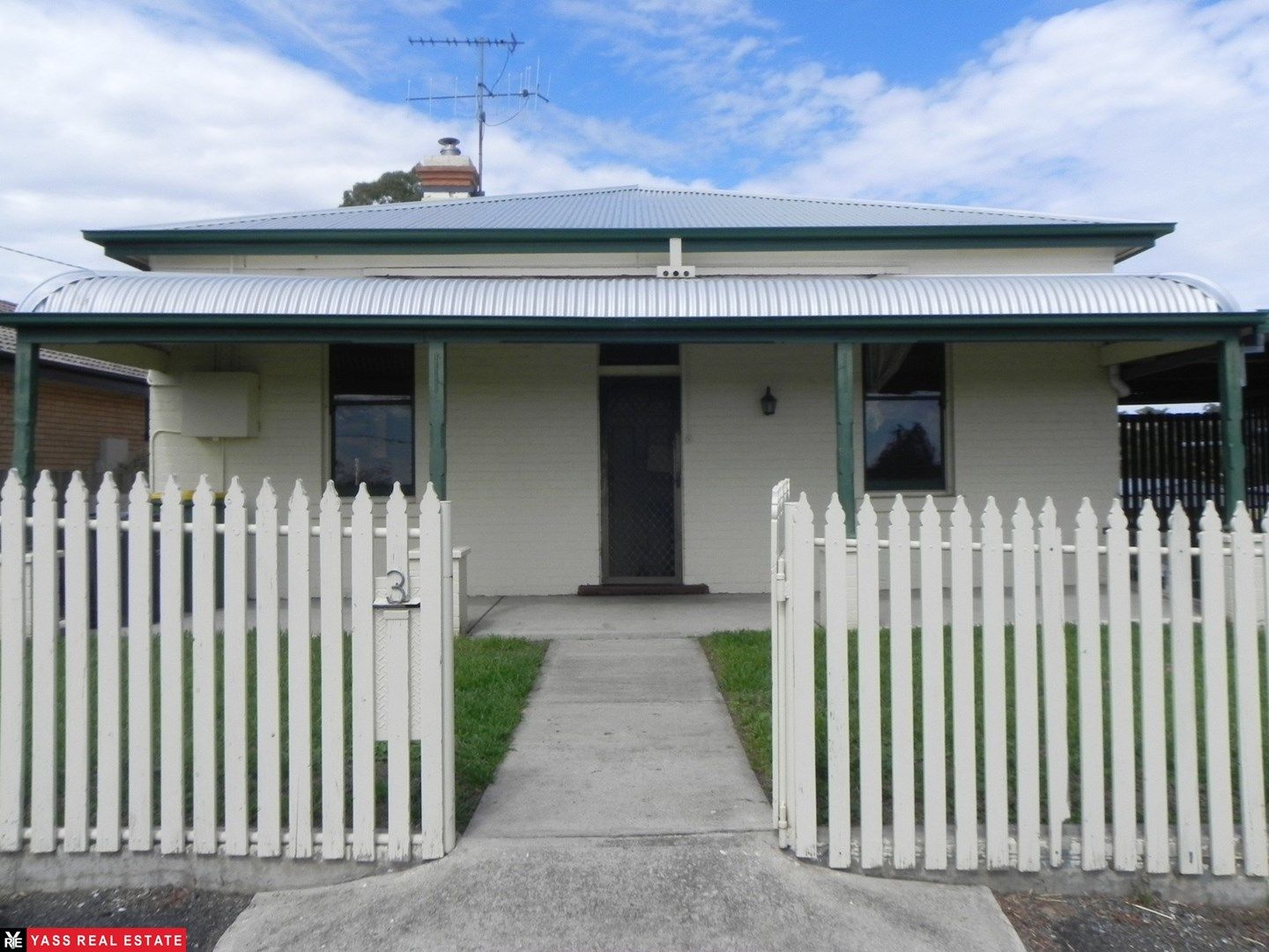 3 bedrooms House in 3 Brennan Street YASS NSW, 2582