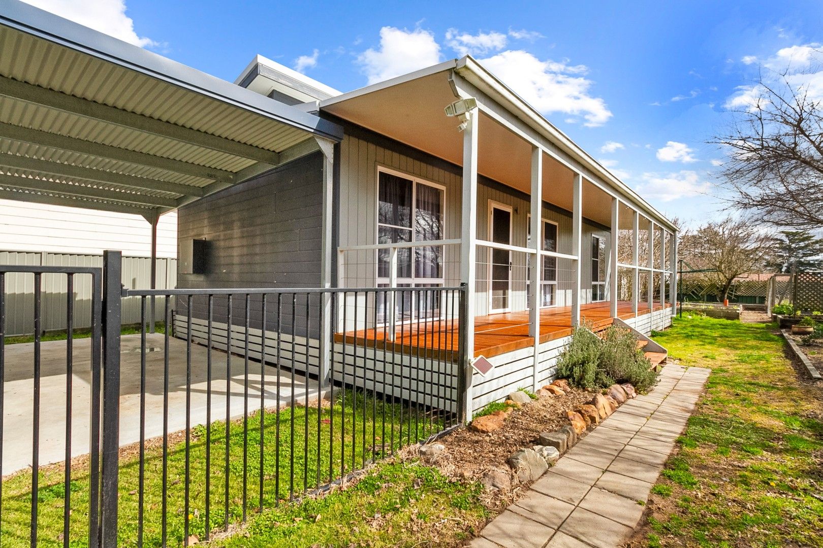 2 bedrooms House in 10 Gostwyck Street URALLA NSW, 2358
