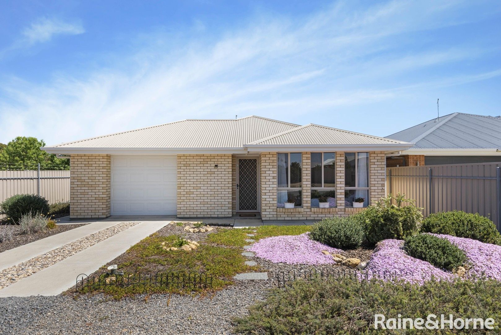 3 bedrooms House in 9 Sir John Cowan Avenue MURRAY BRIDGE SA, 5253