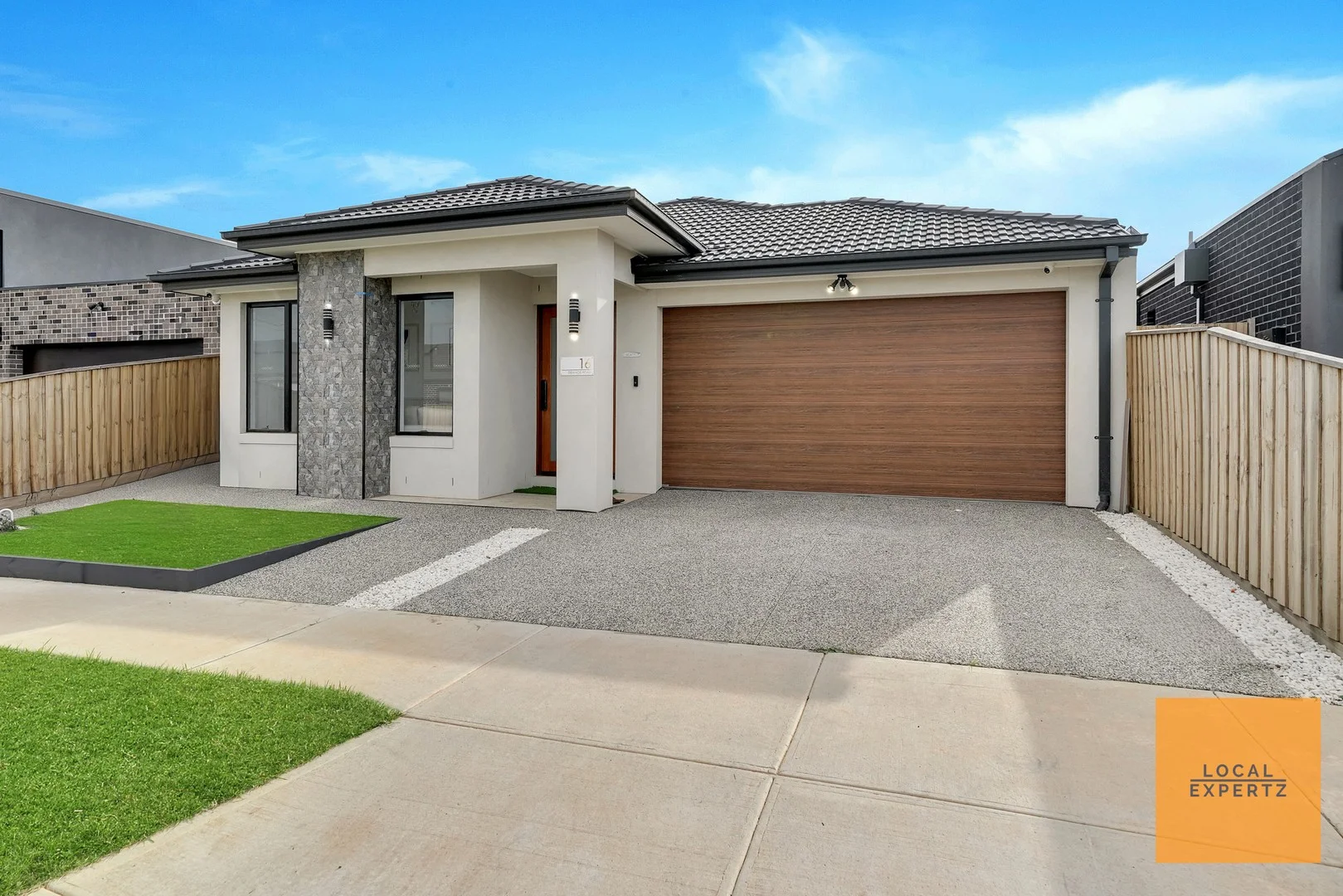 16 Deanos Road, Fraser Rise VIC 3336