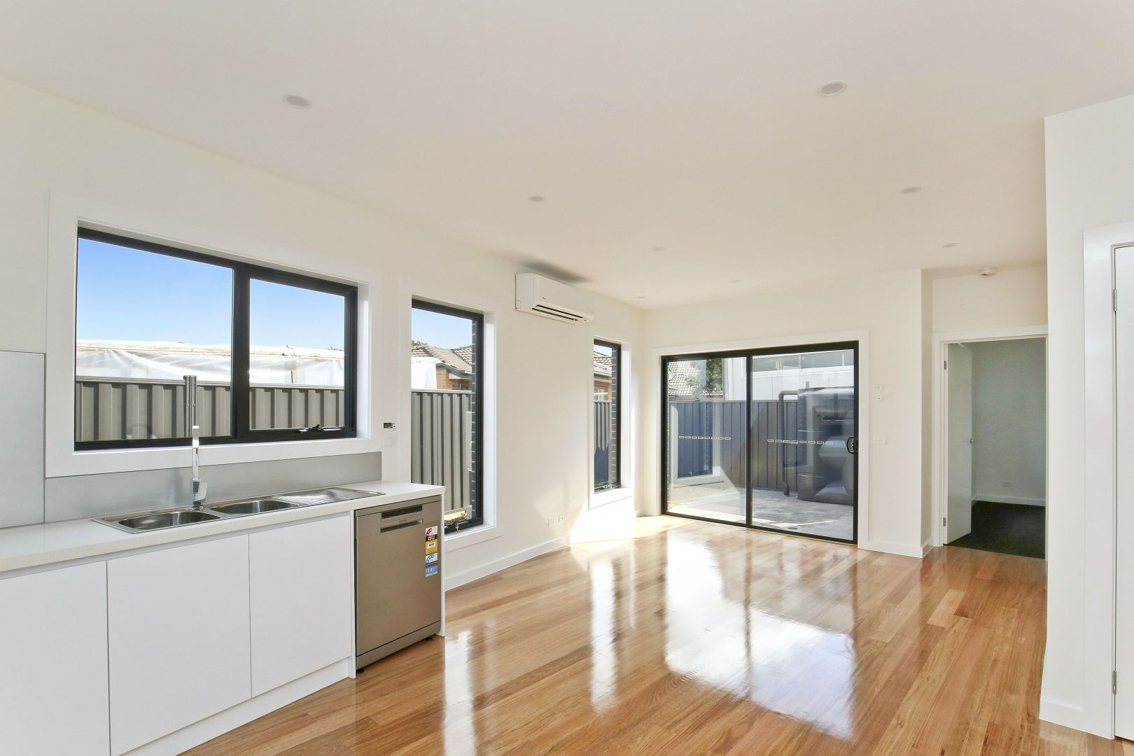 5/57 Rhodes Pde, Oak Park VIC 3046, Image 2