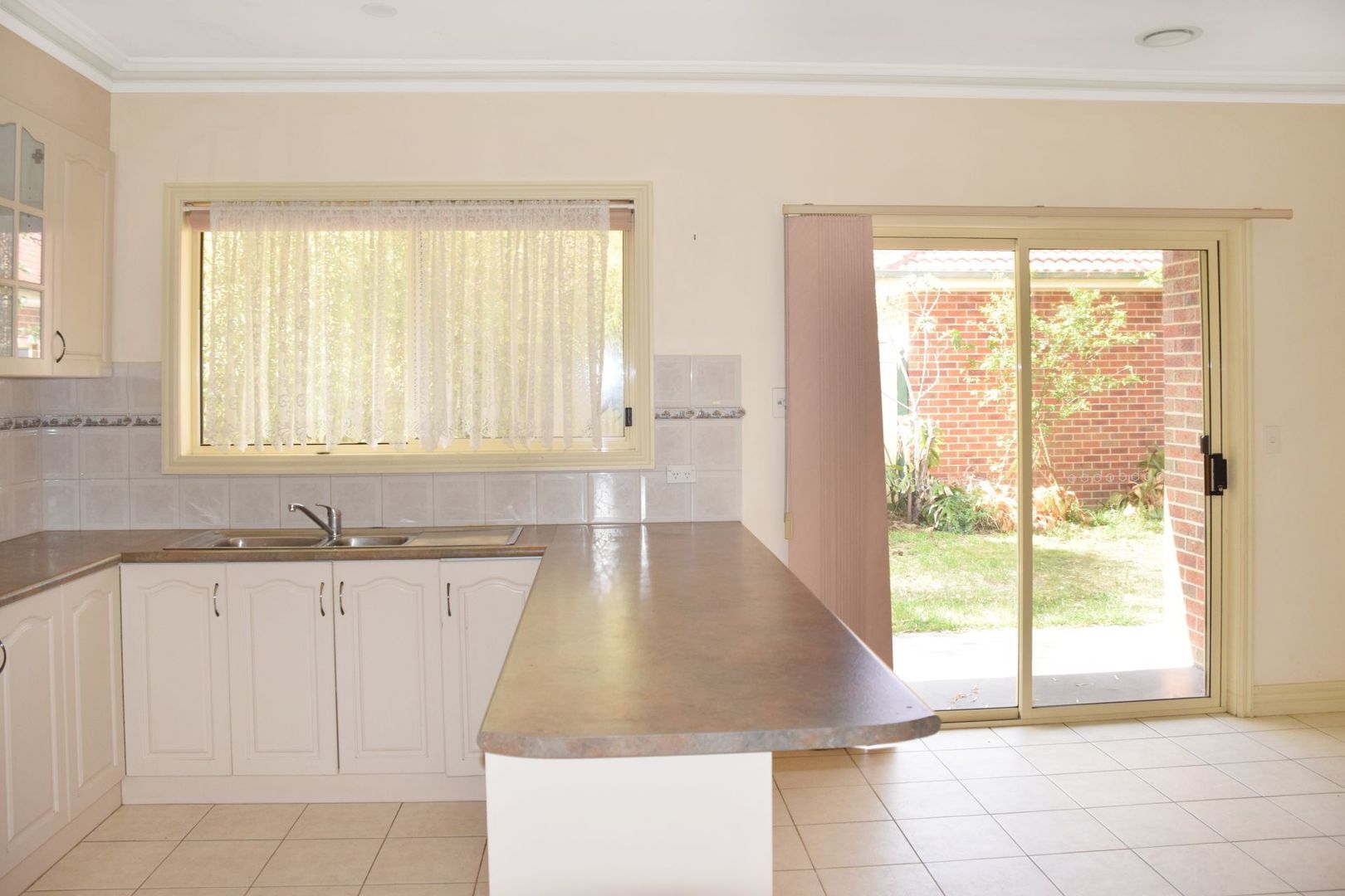 Unit 3/19 Middleton St, Shepparton VIC 3630, Image 2