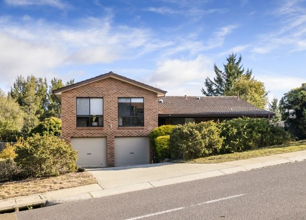1 Mckail Crescent, Stirling ACT 2611