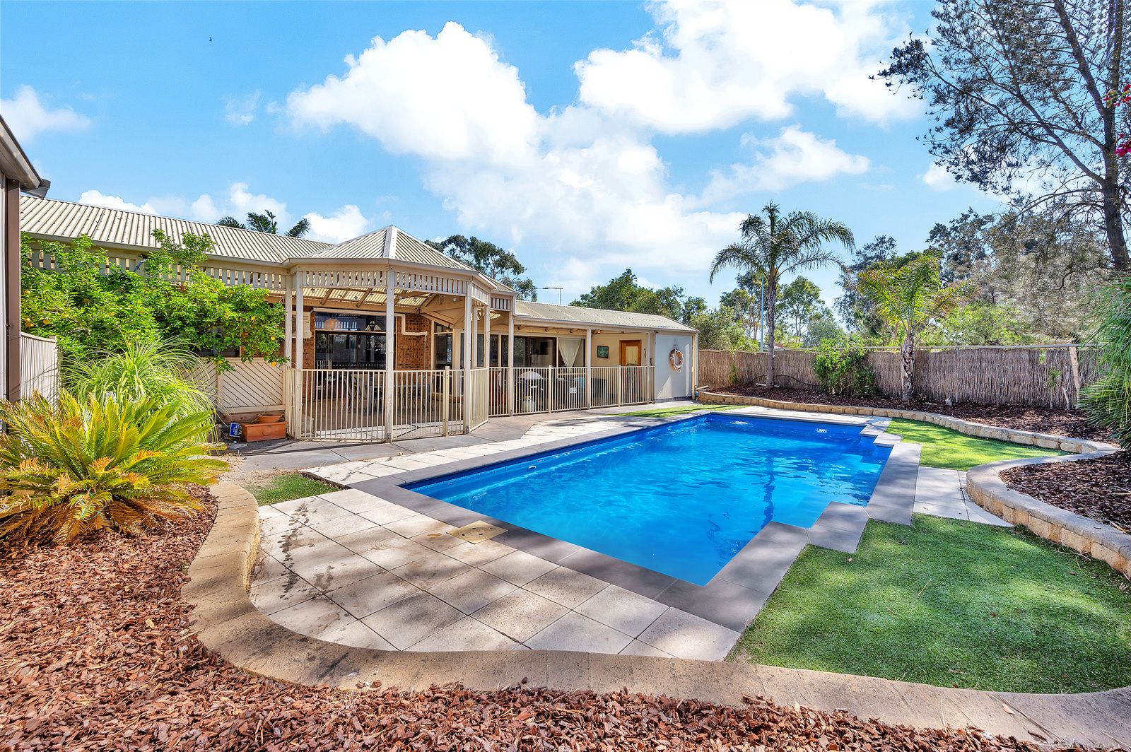 1 Crowle Grove, West Lakes Shore SA 5020, Image 0