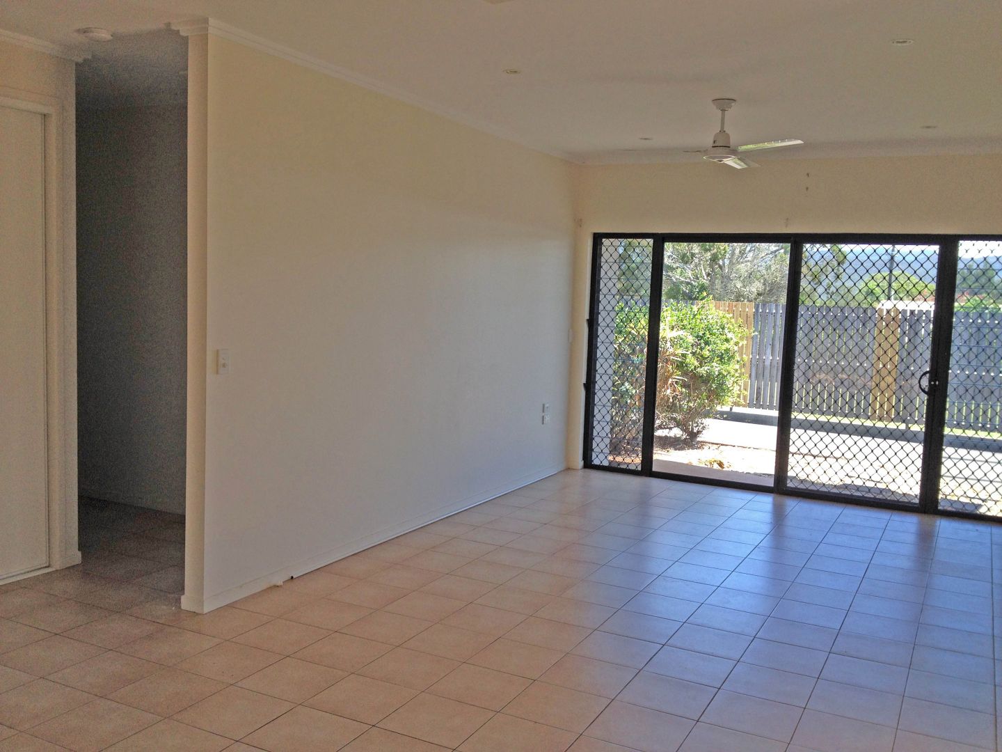 Unit 2/8 Waller Street, Atherton QLD 4883 Apartment For Rent 320