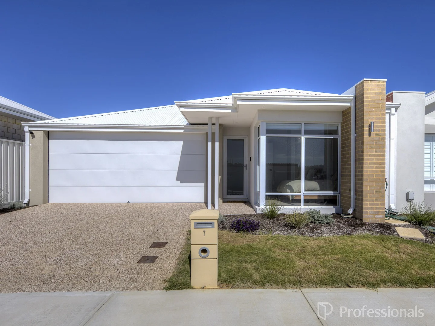 7 Kameni Way, Alkimos WA 6038