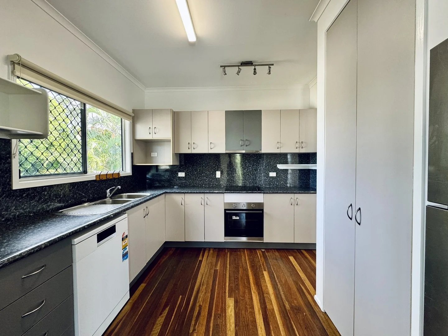 Additional image 4 of 10 GOOLAGONG Crescent, Moranbah QLD 4744