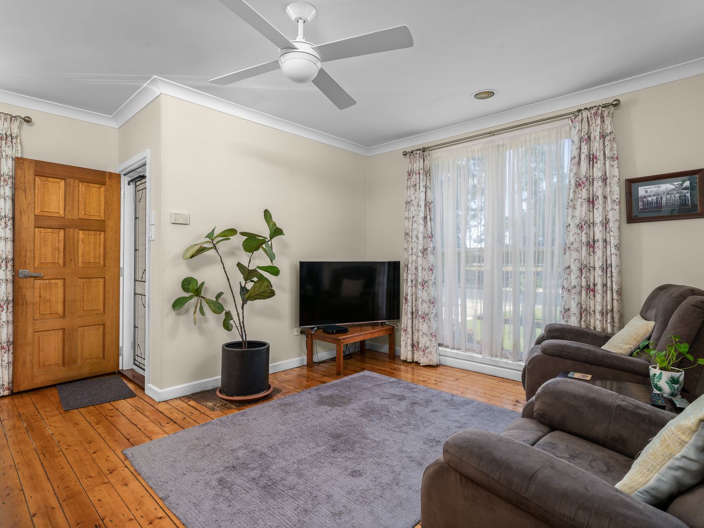 10 Rattray Avenue, Wangaratta VIC 3677, Image 1