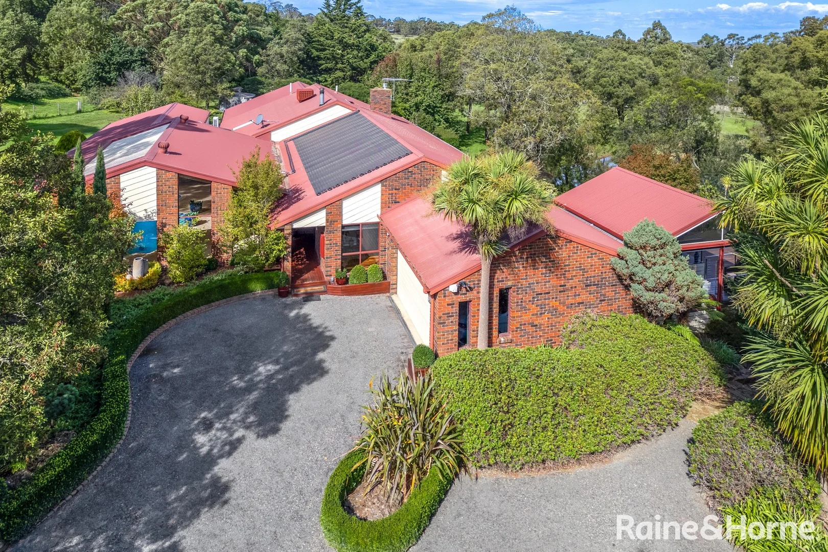 56 Outawood Rise, Gisborne VIC 3437