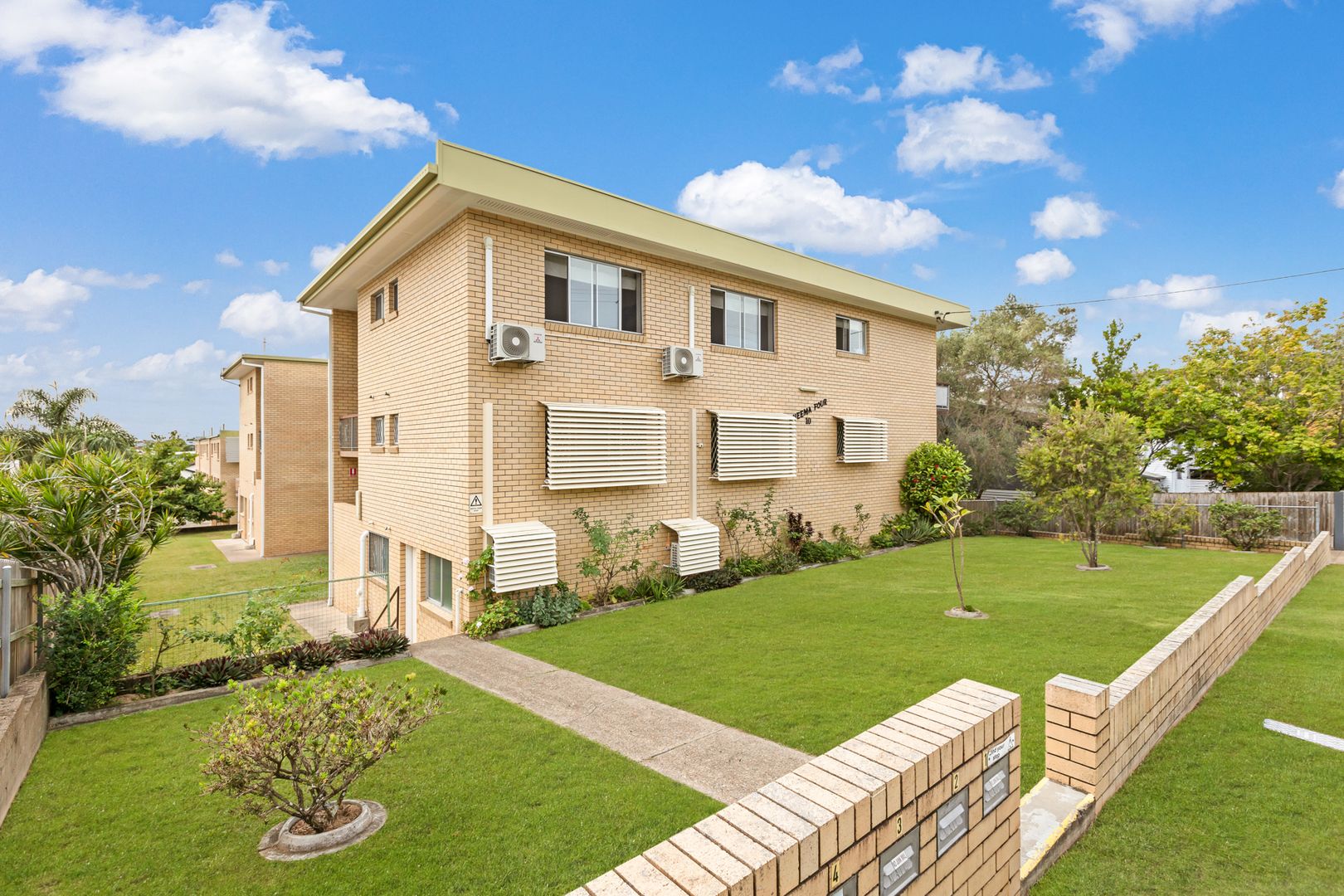 2 bedrooms Apartment / Unit / Flat in 3/10 Rogoona Street MORNINGSIDE QLD, 4170
