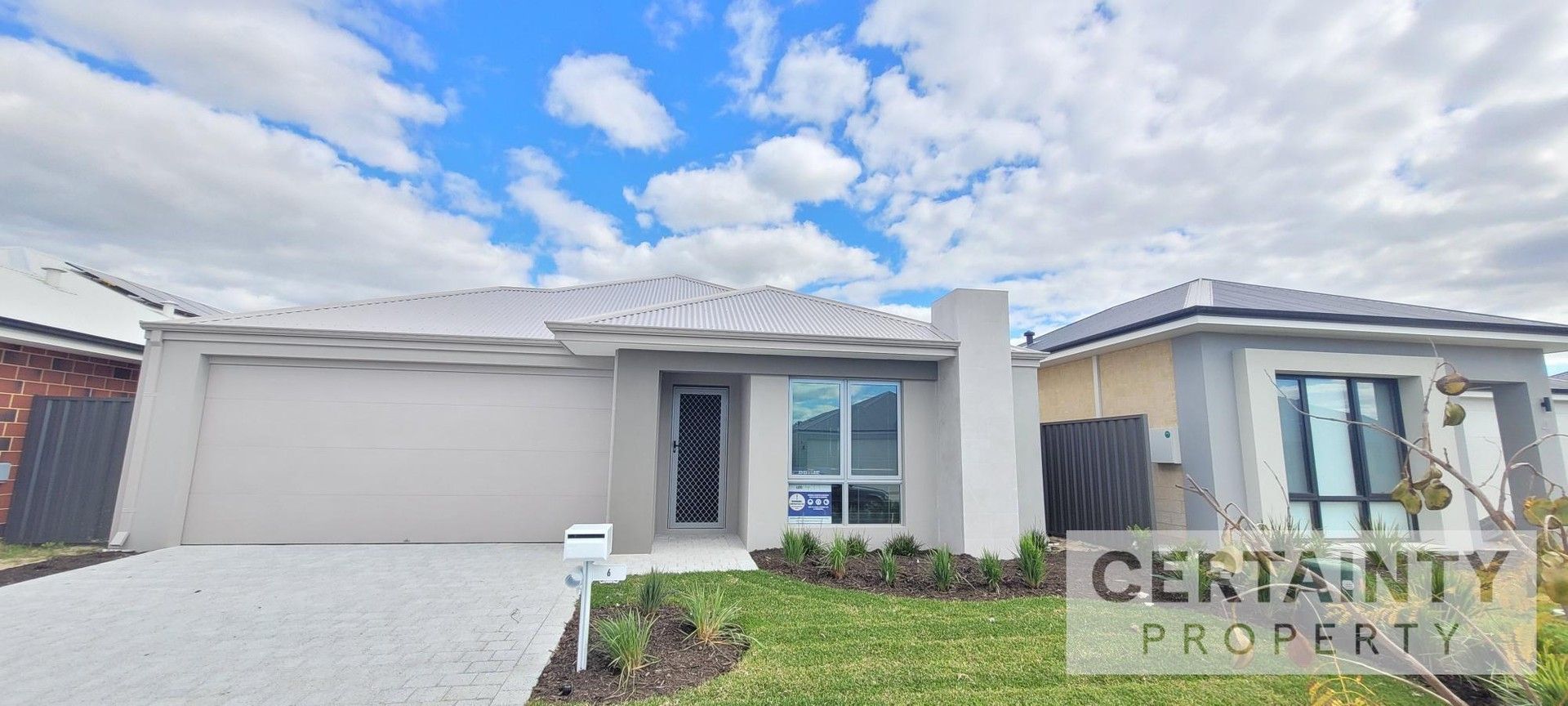4 bedrooms House in 6 Carbunup Cl SOUTH GUILDFORD WA, 6055