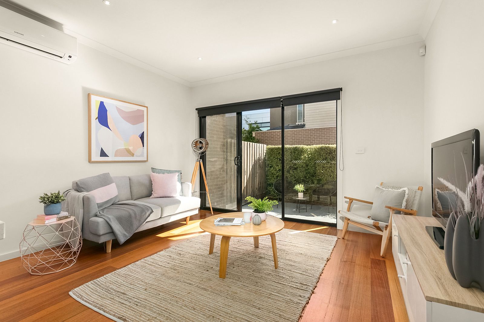 2/15 Sussex Street, Preston VIC 3072, Image 2