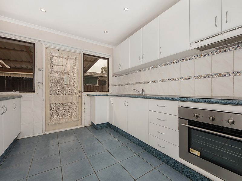 1 Timberlea Close, Bradbury NSW 2560, Image 1