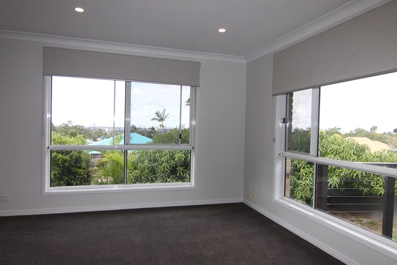 18 Piccadilly Place, Highland Park QLD 4211, Image 2