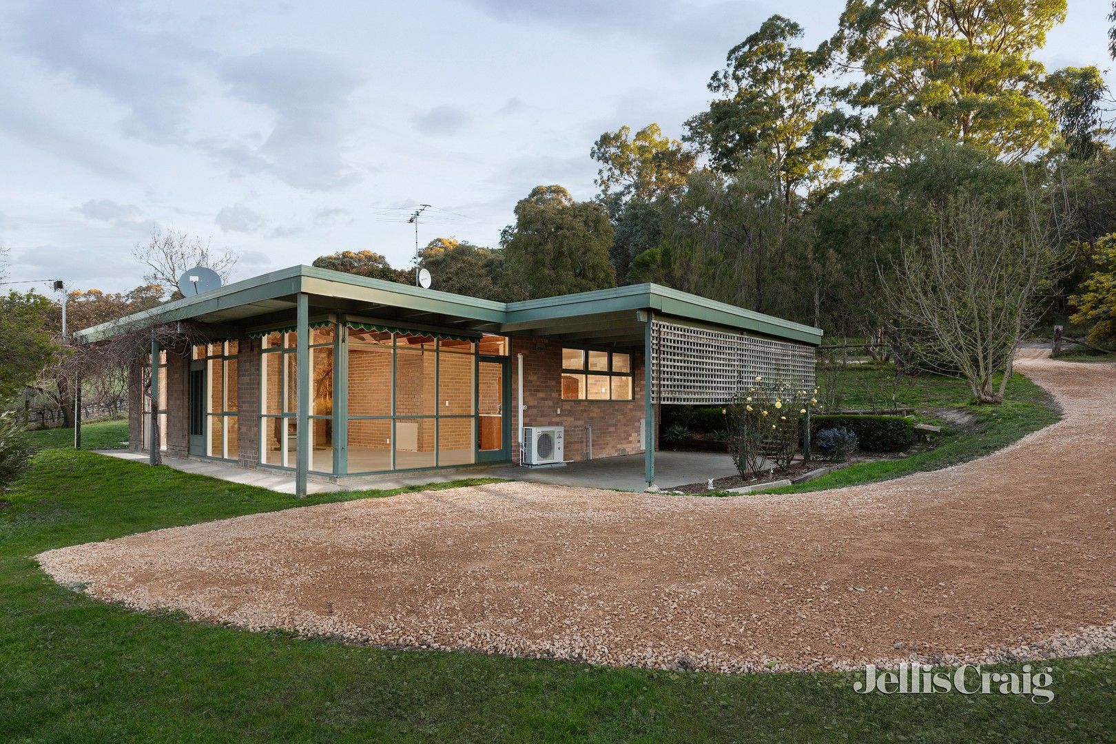 3 bedrooms House in 425 Buttermans Track ST ANDREWS VIC, 3761