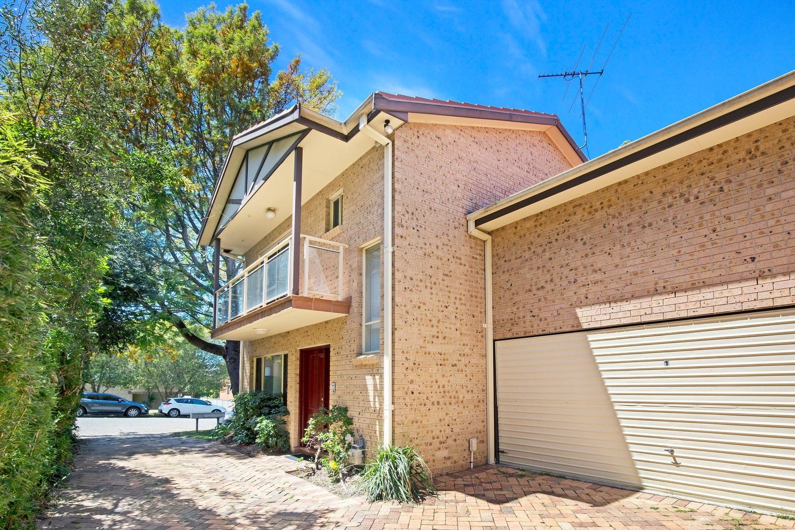 3 bedrooms Townhouse in 1 & 3/3 Rossi Street SOUTH HURSTVILLE NSW, 2221