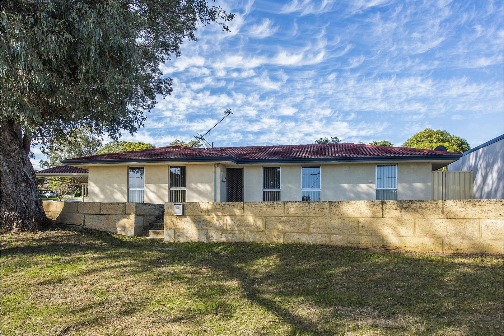 3 bedrooms House in 19 Vistula Terrace KELMSCOTT WA, 6111