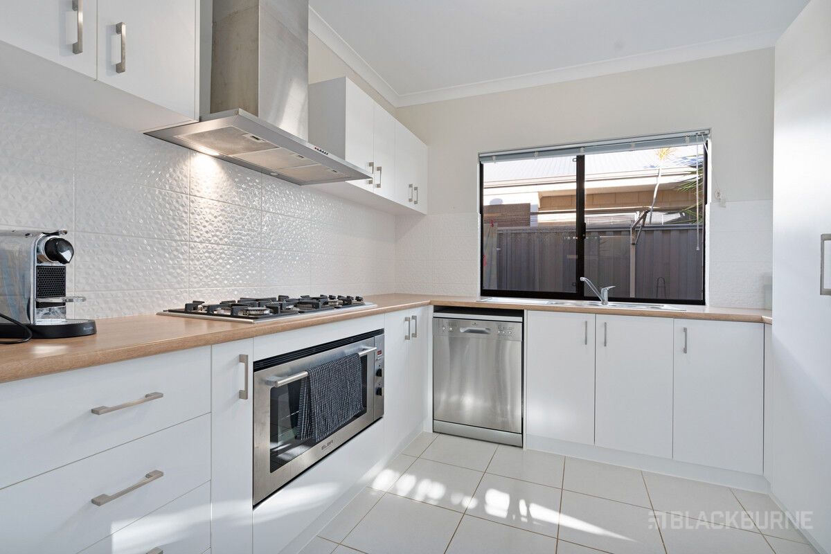 3 bedrooms House in 21 Santorini Promenade ALKIMOS WA, 6038