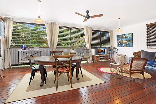 Picture of 15 Iris Street, HOLLAND PARK WEST QLD 4121