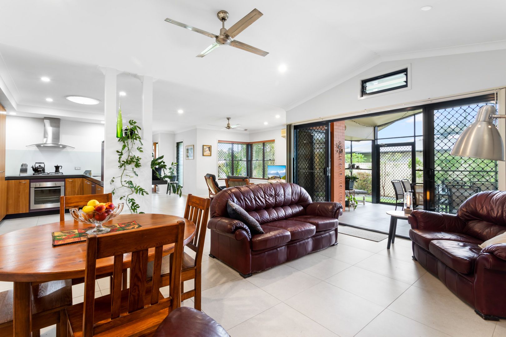 5 Lazzarini Place, Deception Bay QLD 4508, Image 2