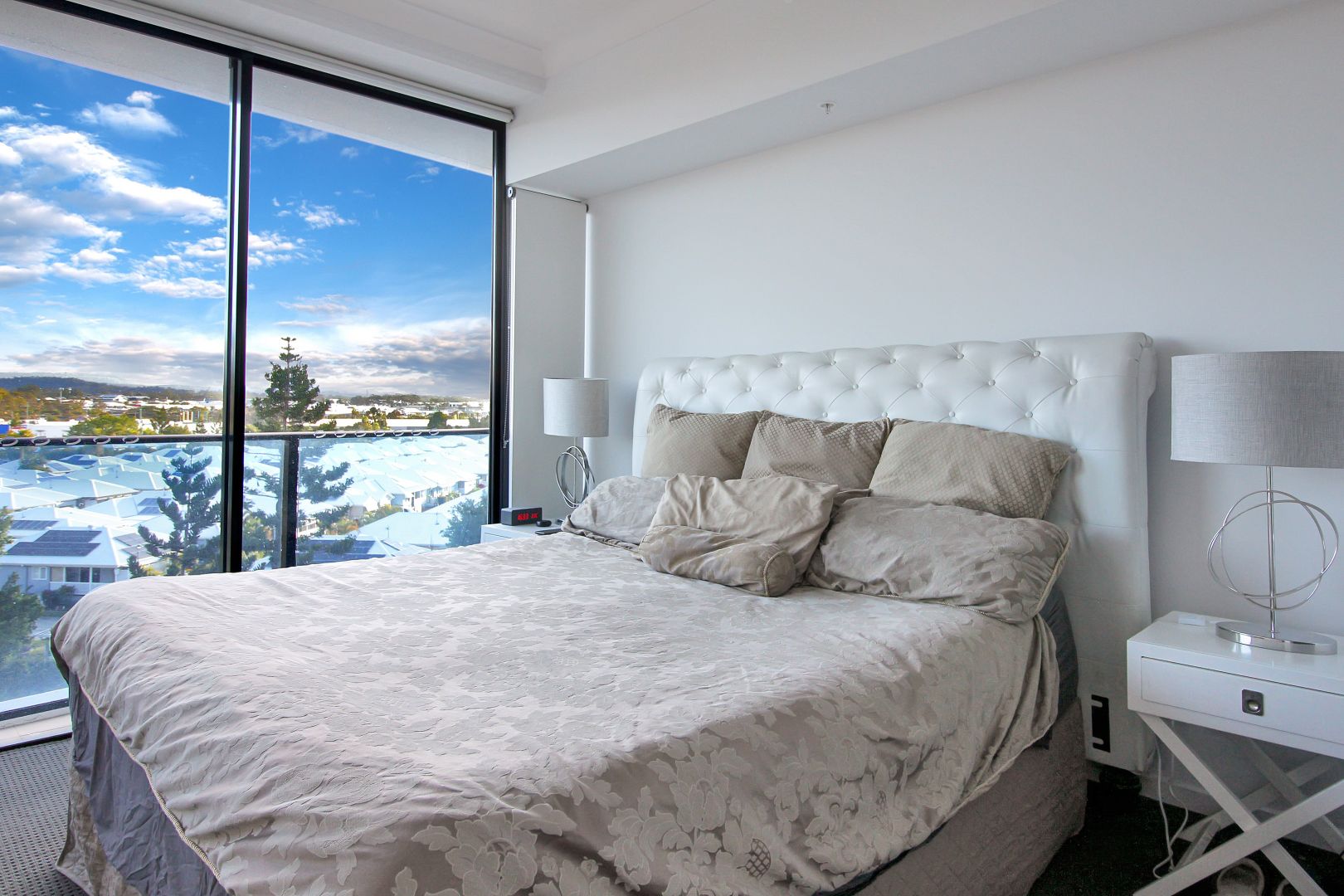 2407/5 Harbour Side Court, Biggera Waters QLD 4216, Image 1