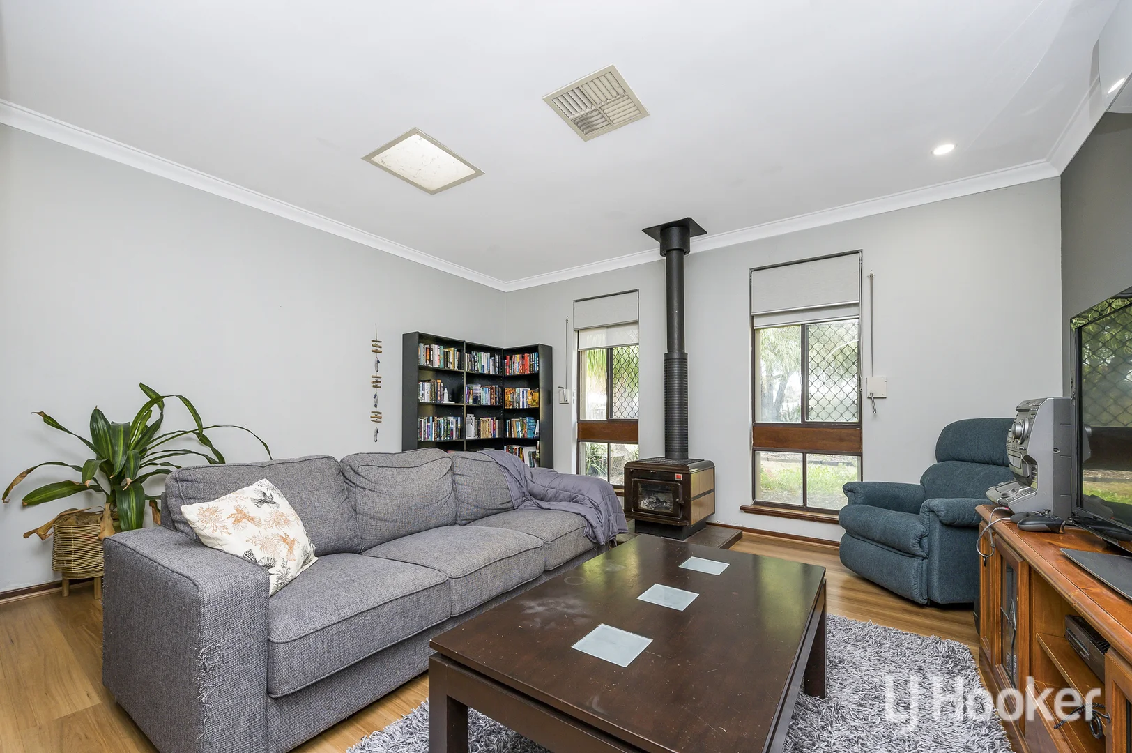 Additional image 3 of 45 Matthew Way, Thornlie WA 6108