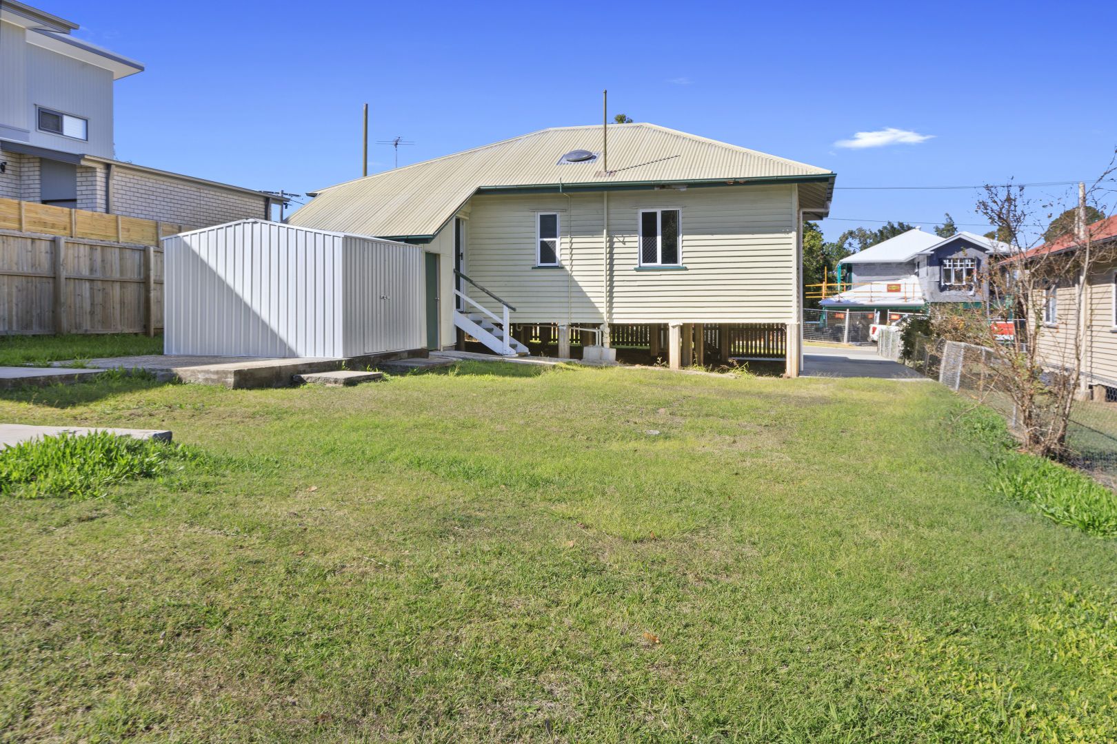 224 Beddoes Street, Holland Park QLD 4121, Image 2