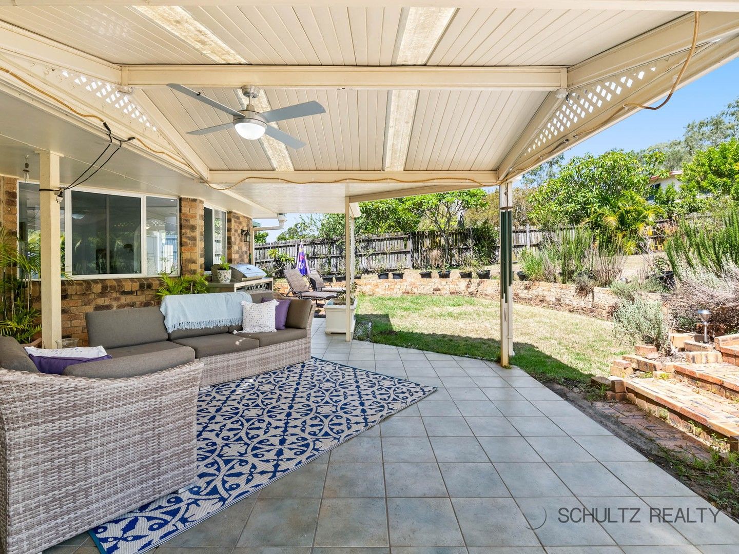 5 bedrooms House in 44 Milne Street MOUNT WARREN PARK QLD, 4207