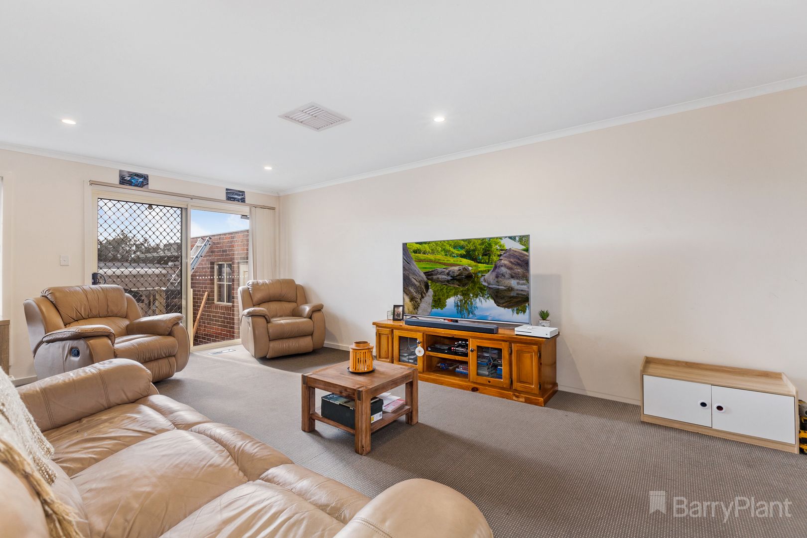 2/81 Powlett Street, Kilmore VIC 3764, Image 1