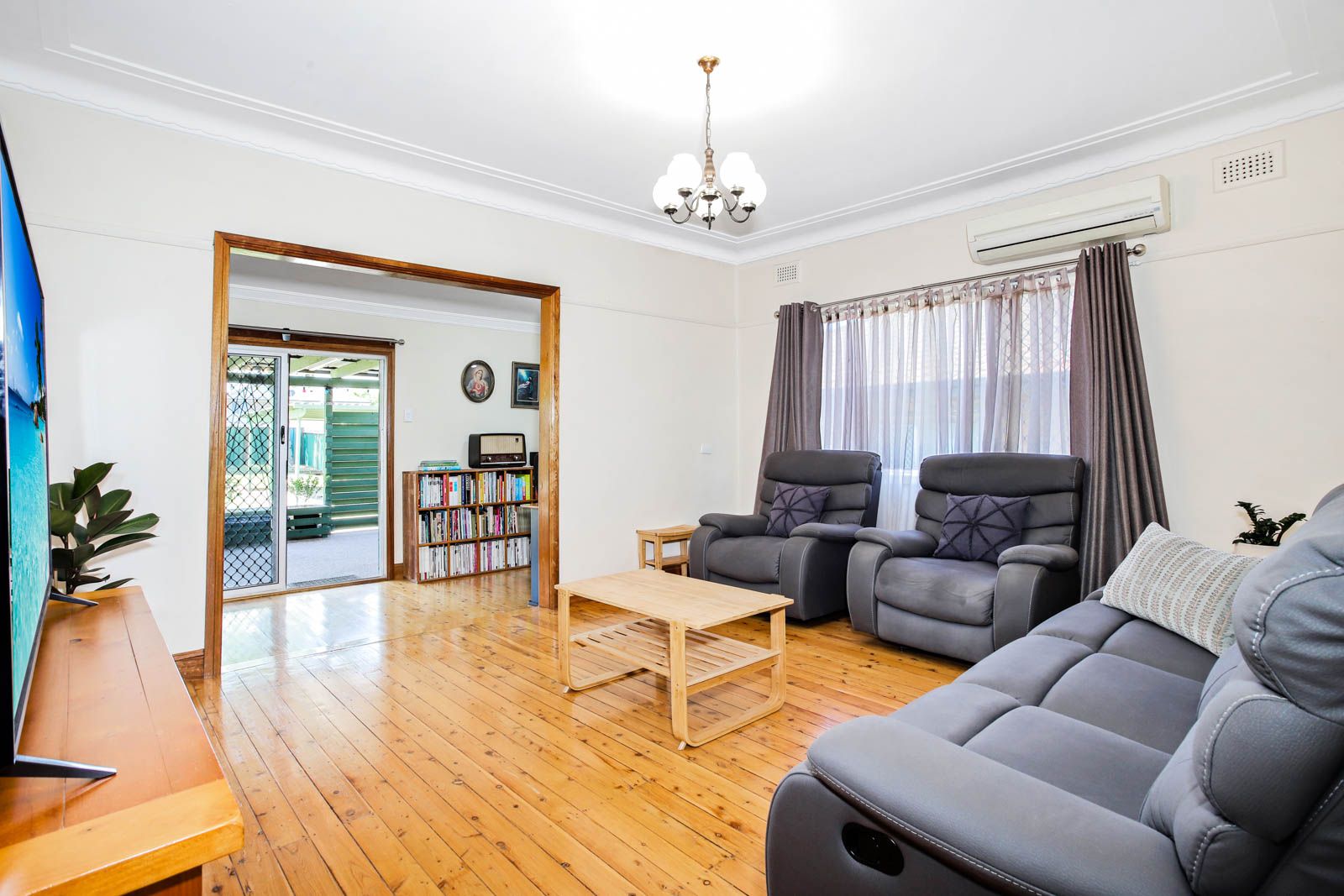 37 Oatlands Street, Wentworthville NSW 2145, Image 1