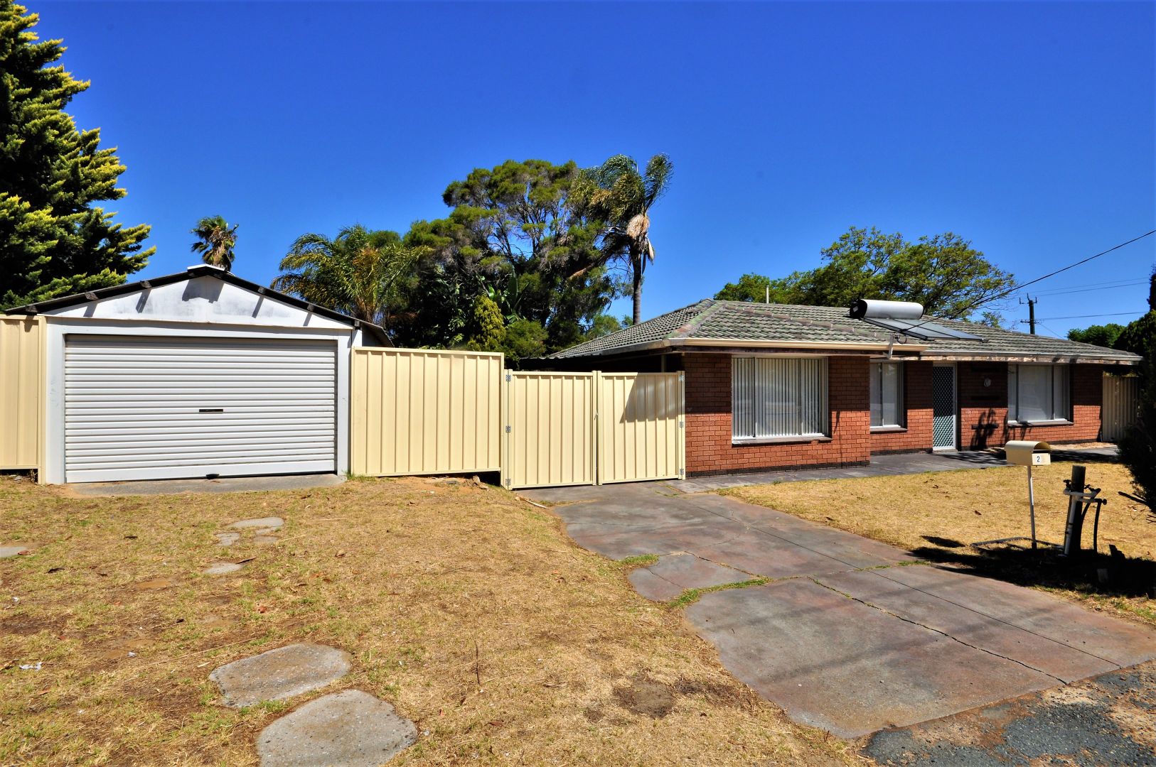 2 Hefron Way, Parmelia WA 6167