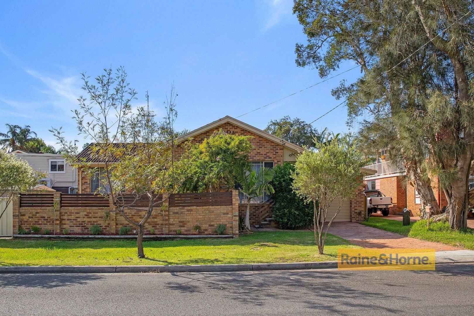 23 Discovery Street, St Huberts Island NSW 2257 House For Rent 750