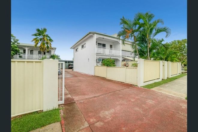 Picture of 2/6 Palm Street, HOLLOWAYS BEACH QLD 4878