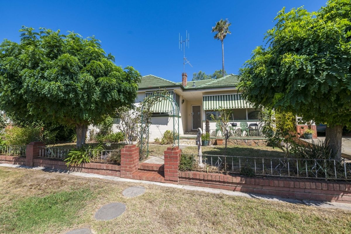 15 Blackall Avenue, Queanbeyan NSW 2620, Image 0