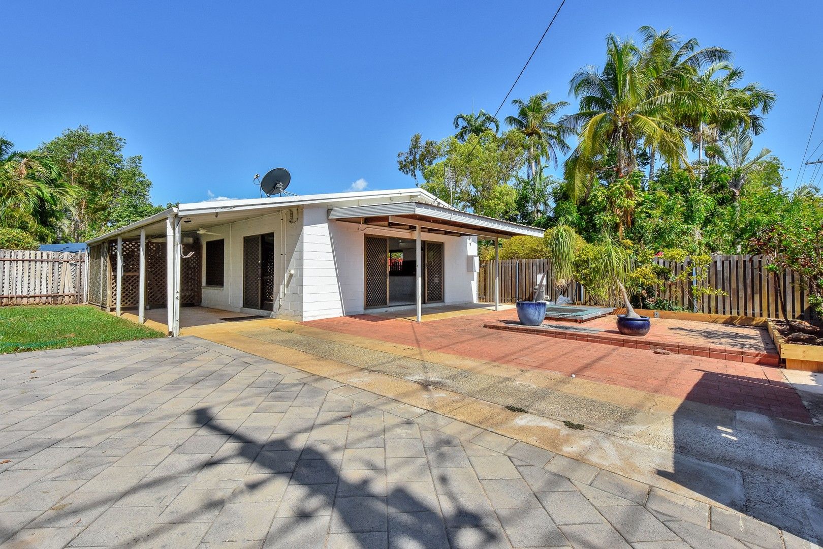 2 bedrooms Apartment / Unit / Flat in 1/112 Dick Ward Drive COCONUT GROVE NT, 0810