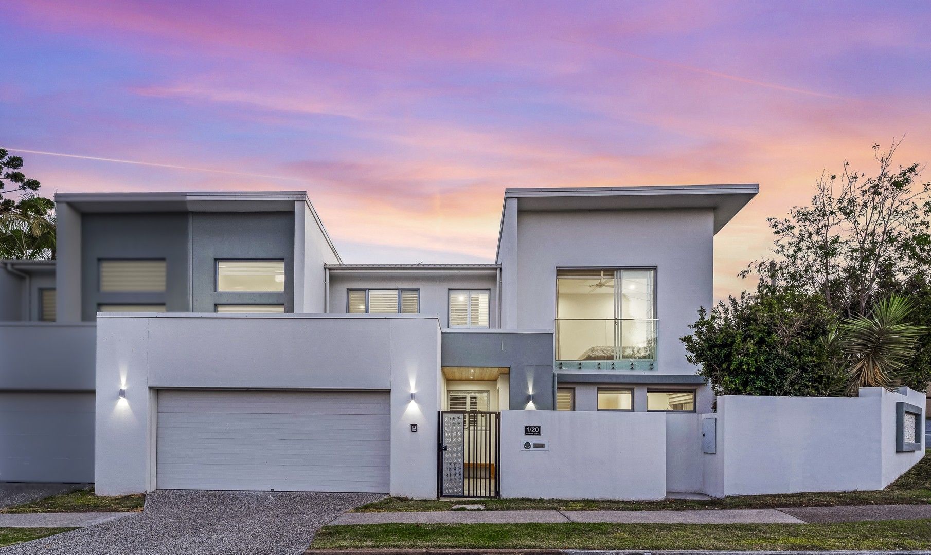 4 bedrooms Duplex in 1/20 Nevenia Street LABRADOR QLD, 4215