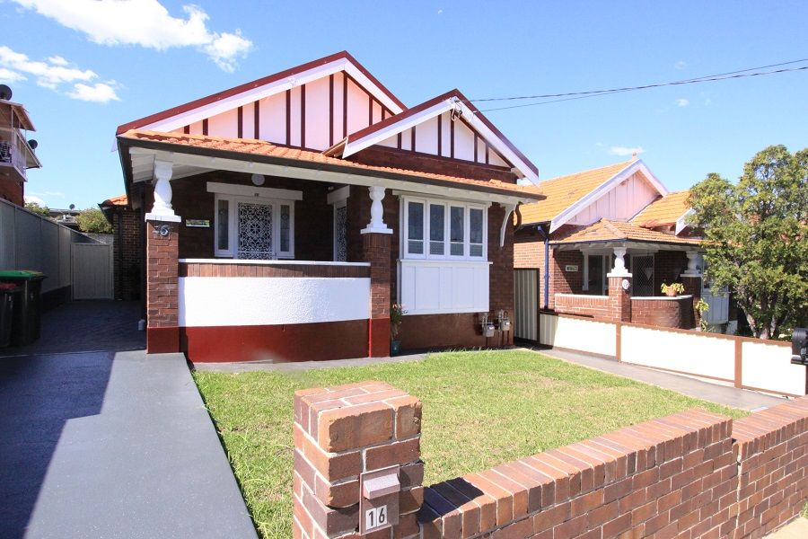 3 bedrooms House in 16 Platts Avenue BELMORE NSW, 2192