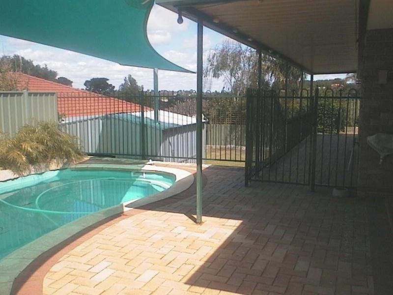 4 bedrooms House in 6 Moir Road KARDINYA WA, 6163