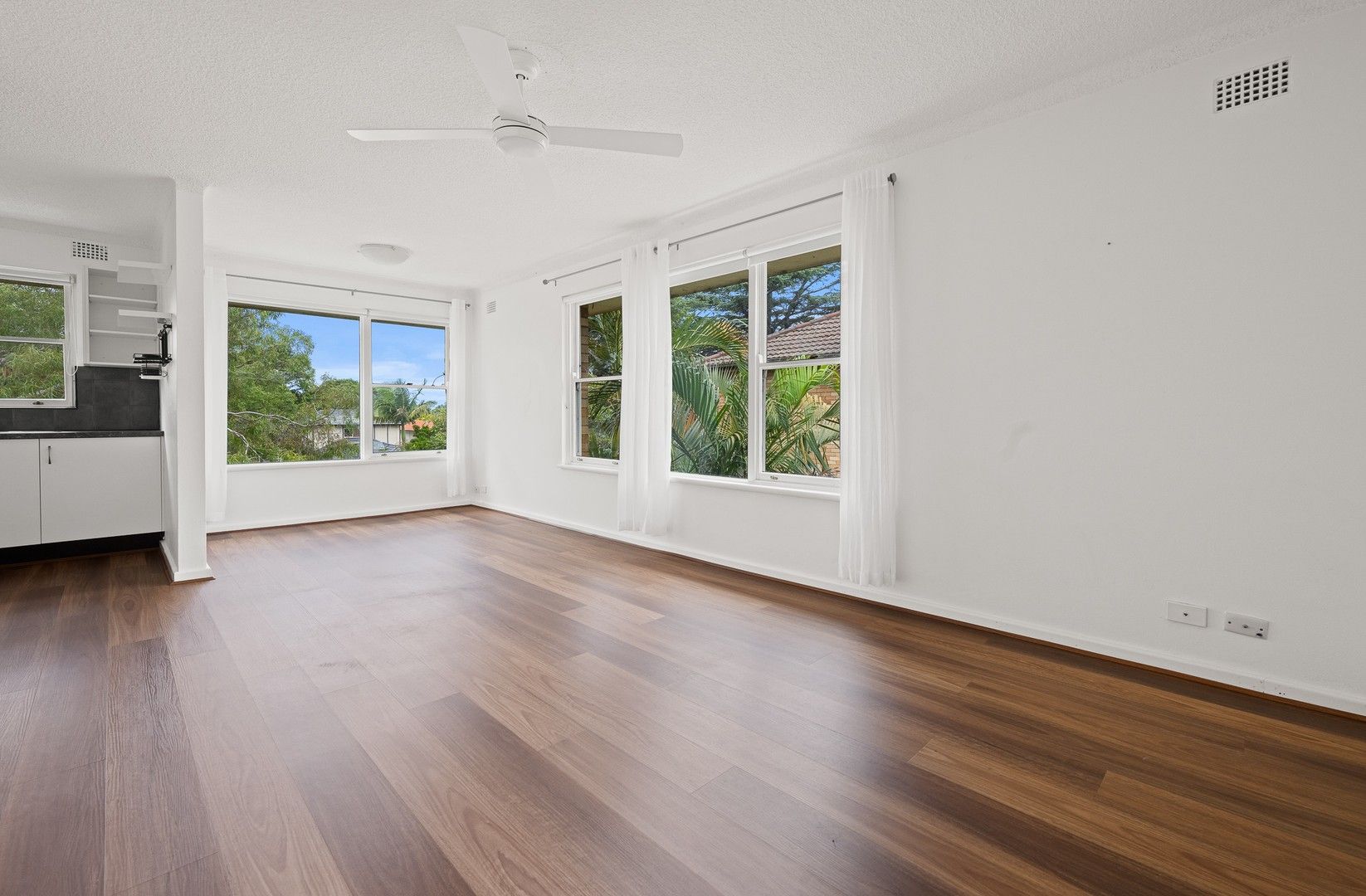 1 bedrooms Apartment / Unit / Flat in 33/76-80 Garnet Street HURLSTONE PARK NSW, 2193