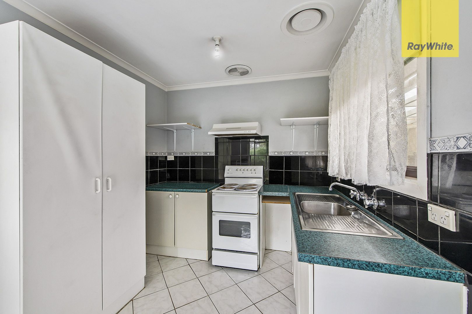 56 Dunvegan drive, Kurunjang VIC 3337, Image 2